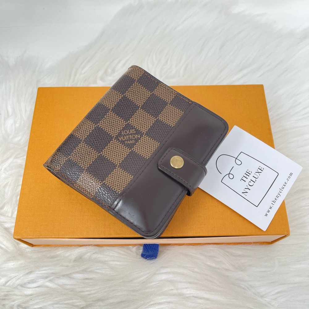 Lv Compact Wallet DE